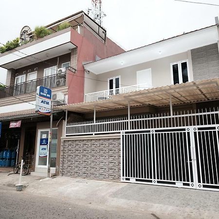 מלון ג'קרטה Reddoorz Syariah Near Siloam Hospital Kebon Jeruk מראה חיצוני תמונה