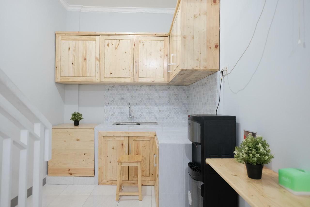 מלון ג'קרטה Reddoorz Syariah Near Siloam Hospital Kebon Jeruk מראה חיצוני תמונה