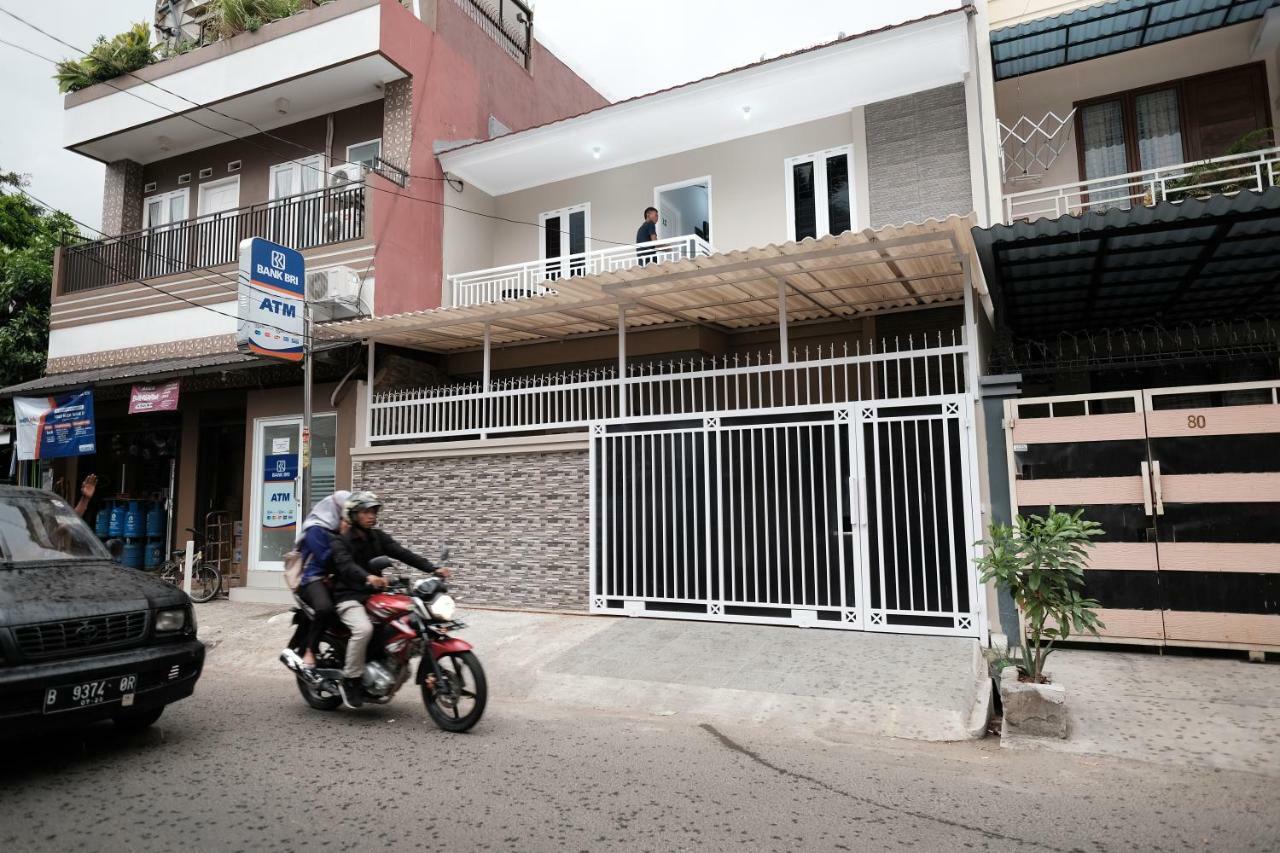 מלון ג'קרטה Reddoorz Syariah Near Siloam Hospital Kebon Jeruk מראה חיצוני תמונה