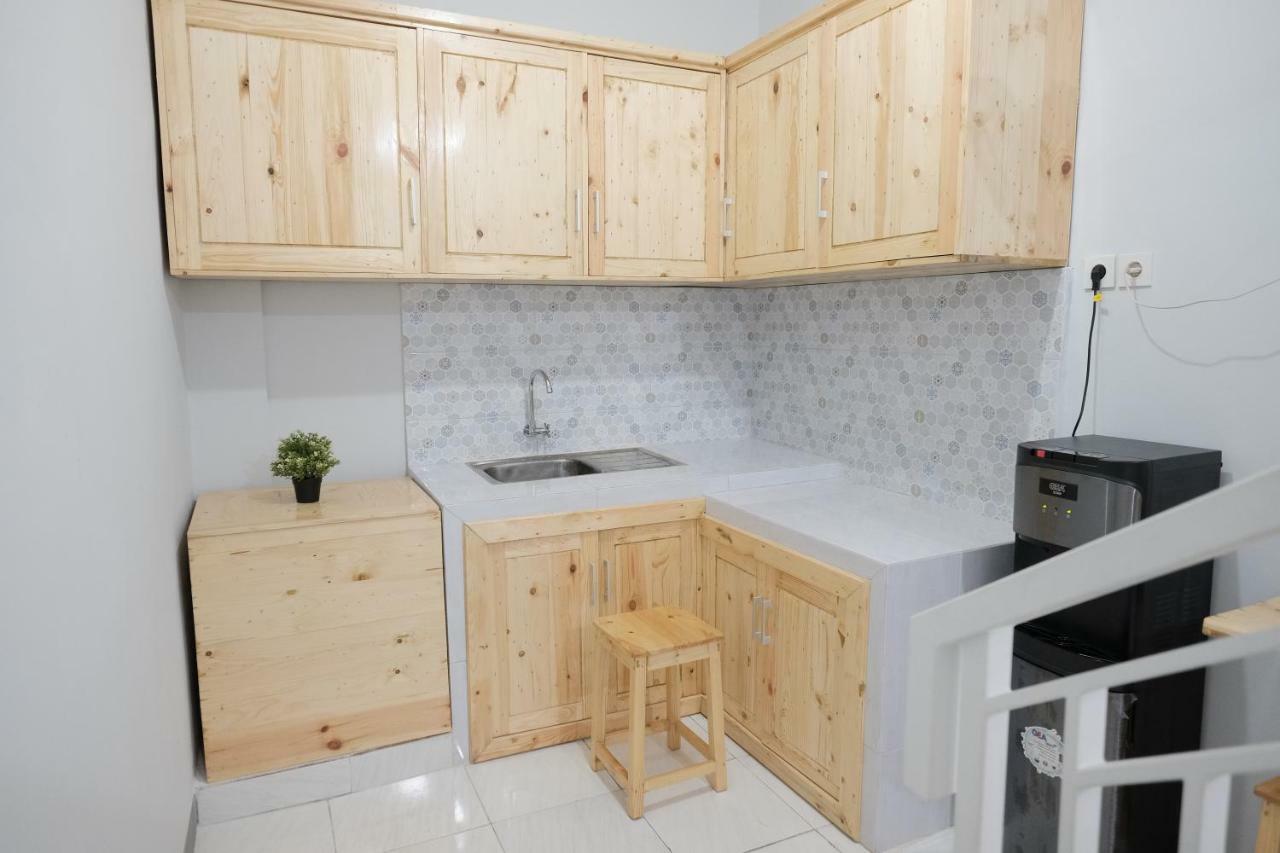 מלון ג'קרטה Reddoorz Syariah Near Siloam Hospital Kebon Jeruk מראה חיצוני תמונה