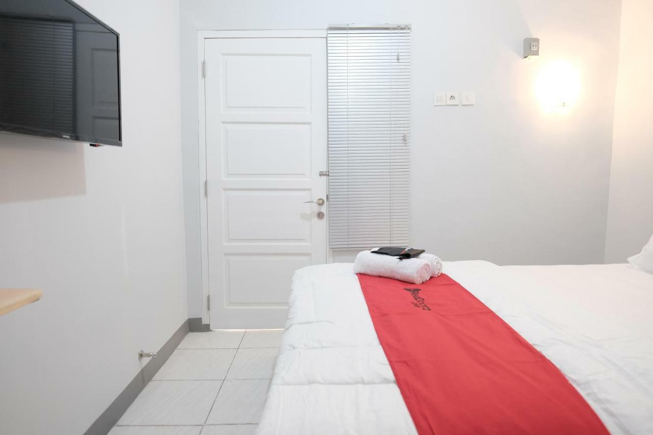 מלון ג'קרטה Reddoorz Syariah Near Siloam Hospital Kebon Jeruk מראה חיצוני תמונה