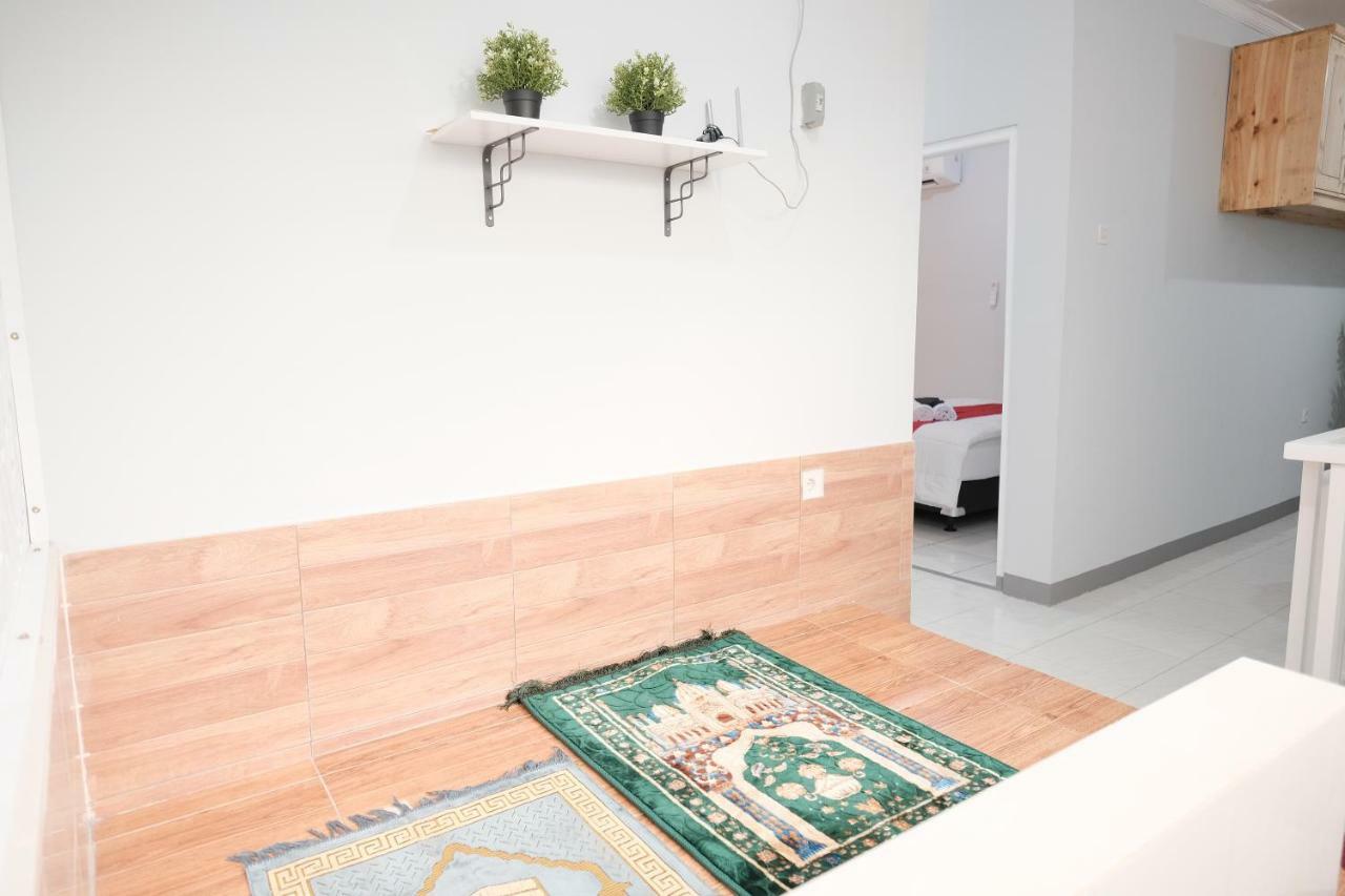 מלון ג'קרטה Reddoorz Syariah Near Siloam Hospital Kebon Jeruk מראה חיצוני תמונה